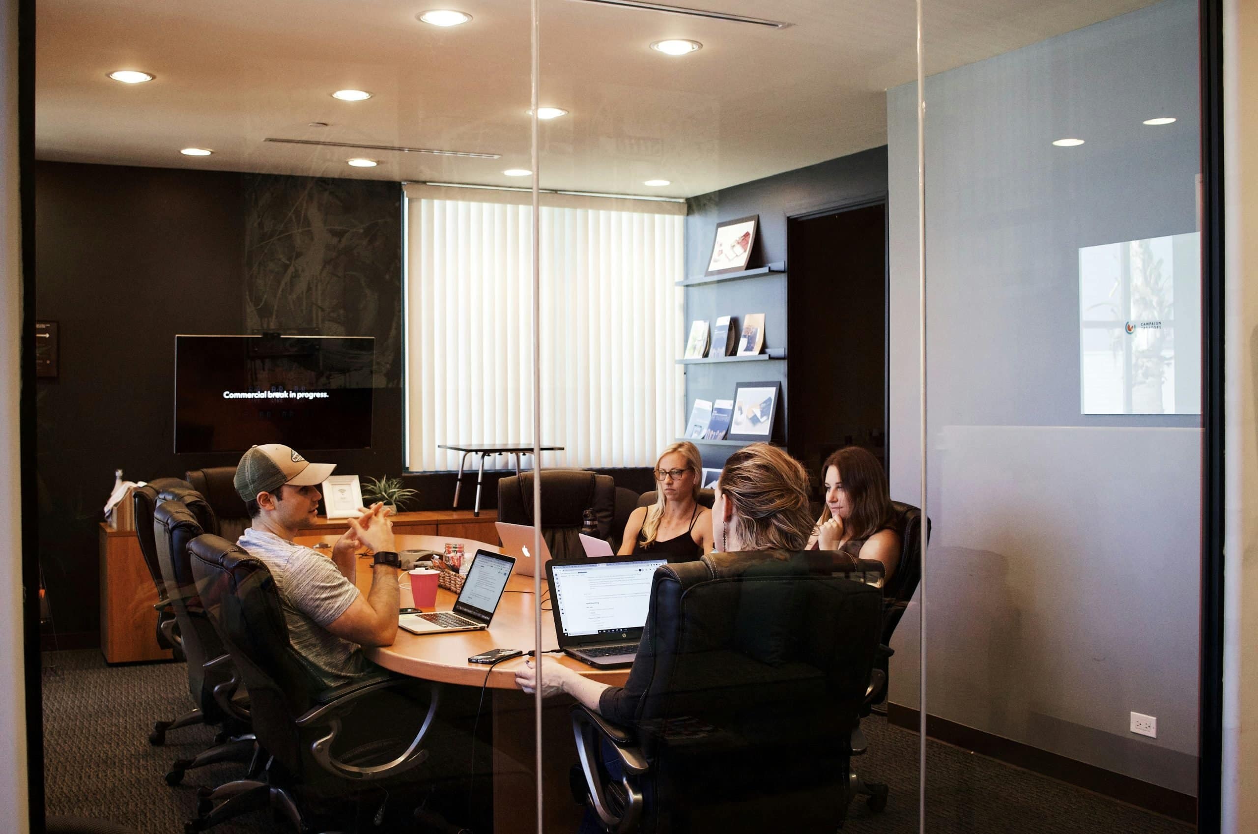 HR’s Guide to Managing Cross-Border Teams